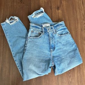 Abercrombie the ankle straight ultra high rise curve love size 23